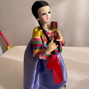 Vintage Korean woman lady doll in purple hanbok, 1970s 70d retro Korea figurine